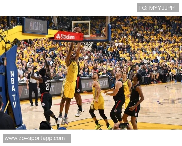 哈克斯表现出色15投8中砍下18分8篮板9助攻2盖帽正负值高达18助球队获胜