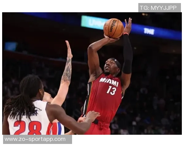 阿德巴约半场表现出色贡献13分9板助力球队攻守兼备正负值高达7 阿德巴约半场表现出色贡献13分9板助力球队攻守兼备正负值高达7