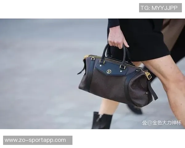 科曼告别拜仁送前队友奢华LV包包引发热议